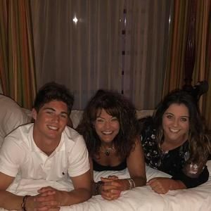 Meet your Posher, Lori